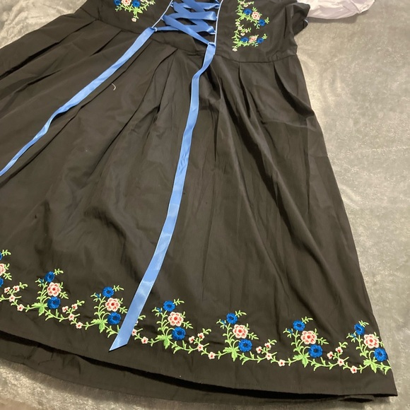 NWTS Scarlet Darkness Costume - Picture 4 of 15